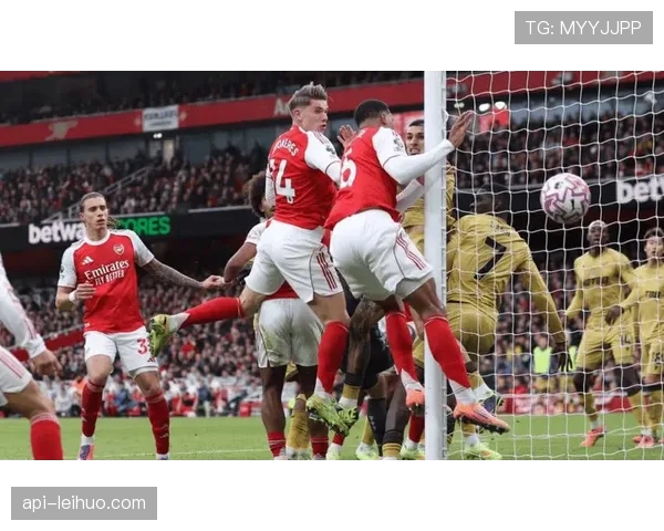 拜仁定位球打磨成熟威胁十足，设计与英超阿森纳相似